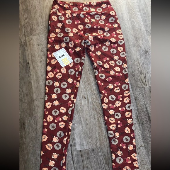 Burgundy Animal Pattern OS LulaRoe leggings - Picture 4 of 10
